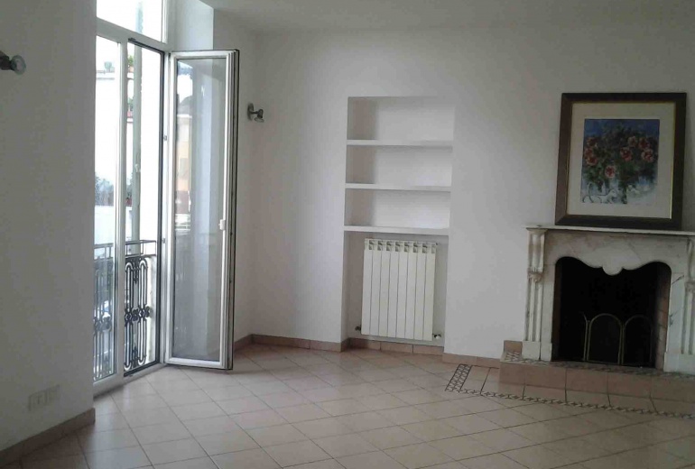 DIKN 189 Bordighera. New apartment with three bedrooms in the villa. Sea: 150 meters!