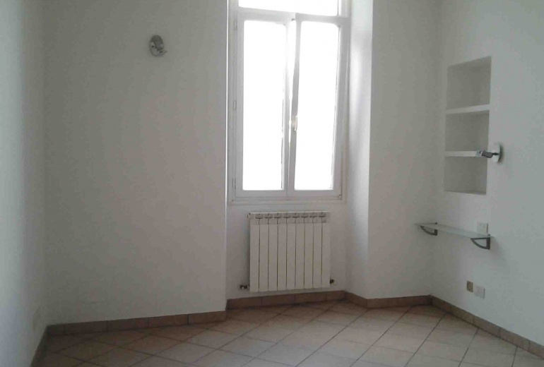 DIKN 189 Bordighera. New apartment with three bedrooms in the villa. Sea: 150 meters!