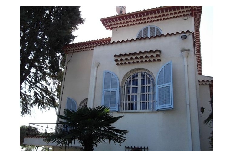 DIKN190 Sanremo. Beautiful villa with swimming pool!