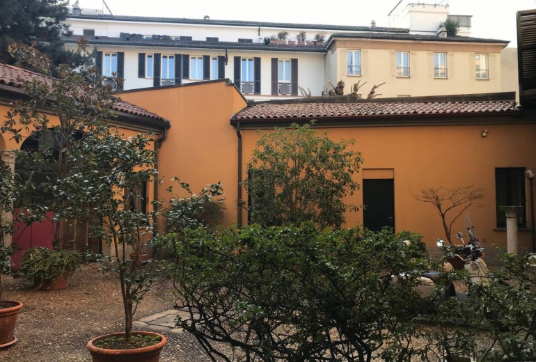 DIFC5. Two-room flat via Madonnina, Milan