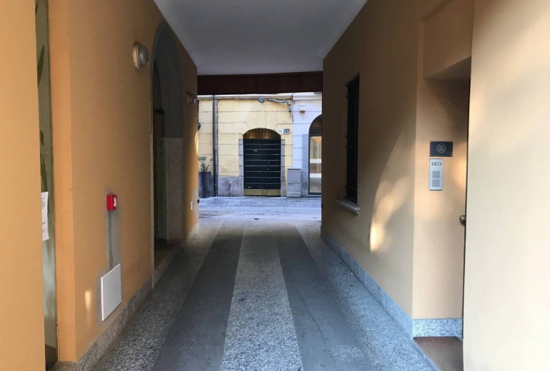 DIFC5. Two-room flat via Madonnina, Milan