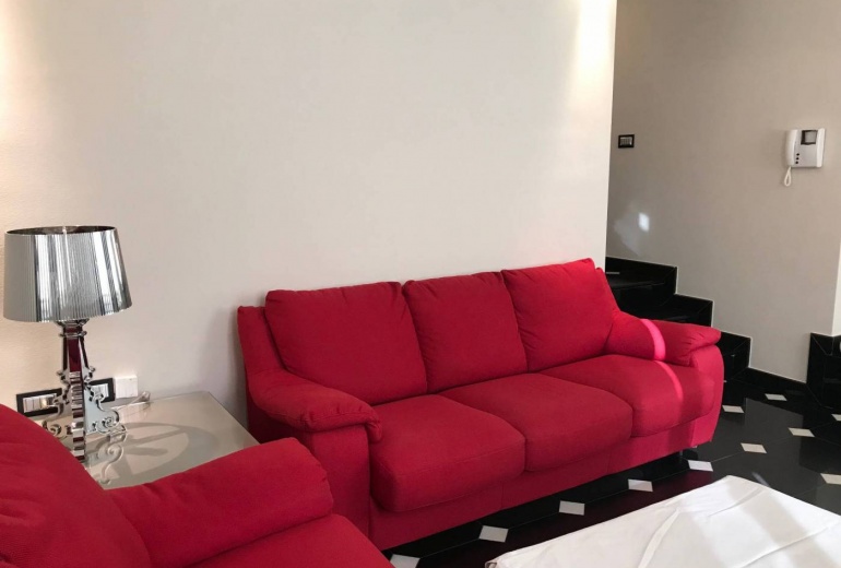 DIFC5. Two-room flat via Madonnina, Milan