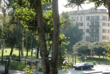 D- AU 34 4-room apartment in Milan, next to Basilica di San Lorenzo 